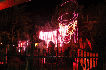 Mayor Slayor animated Custom Ropelight Sculpture with LED illuminated graveyard TLightmosFEAR - Fright Fest, Six Flags New England - Agawam, Massachusetts, USA